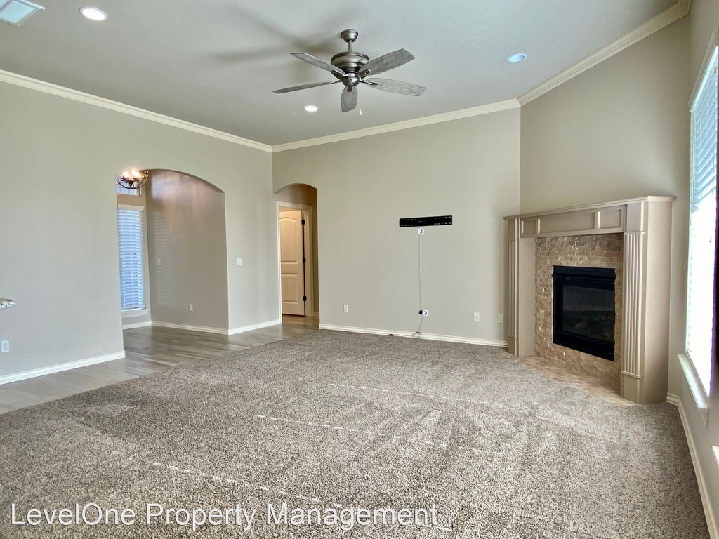 15924 Capri Lane - Photo 5