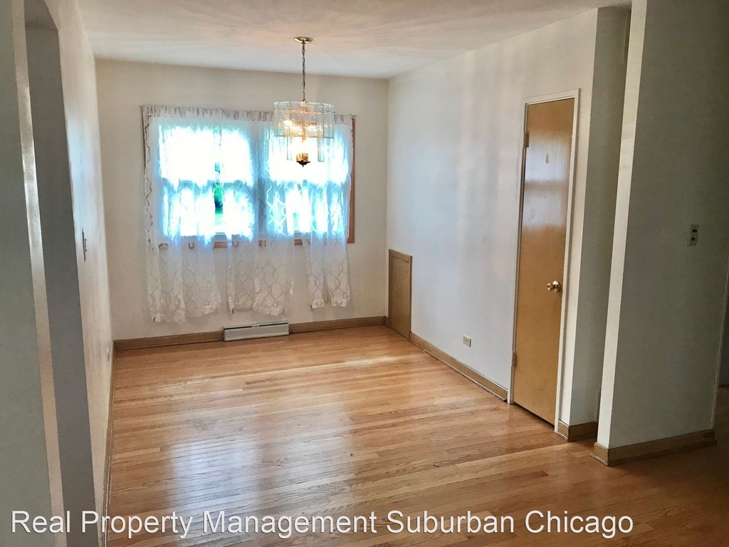 1628 Boeger Ave - Photo 2