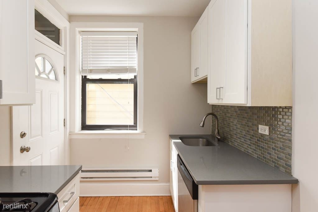 2317 N. Rockwell, Unit 2a - Photo 2