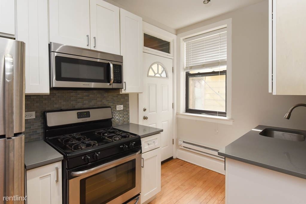 2317 N. Rockwell, Unit 2a - Photo 1