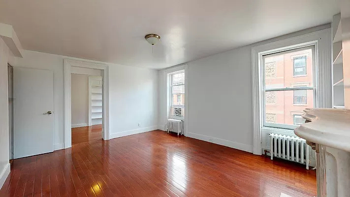 286 West 11th Street - Photo 3