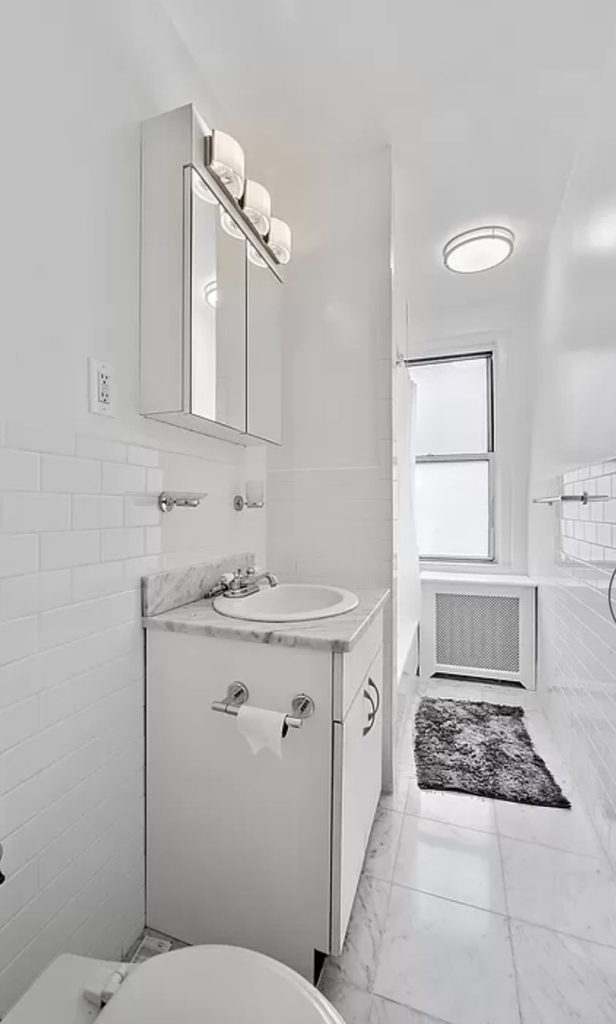 156 East 37th Street - Photo 6