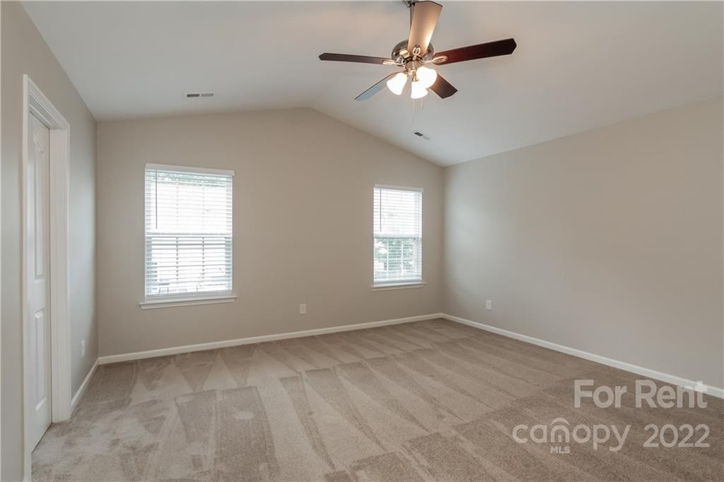 3911 Damask Drive - Photo 3