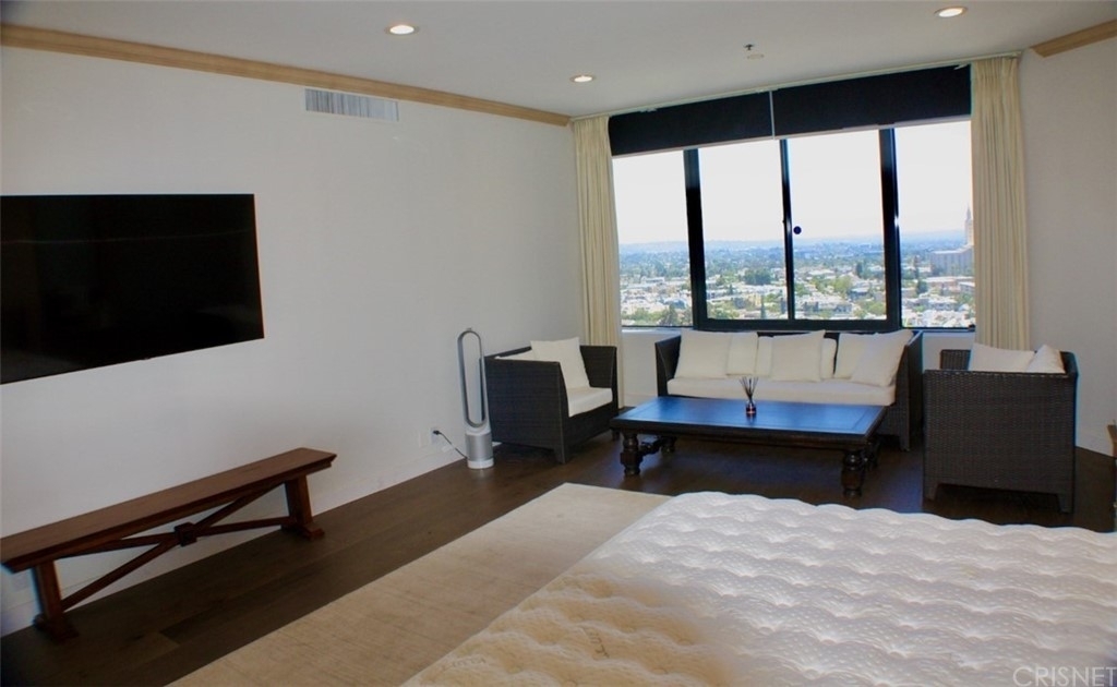 10724 Wilshire Boulevard - Photo 8