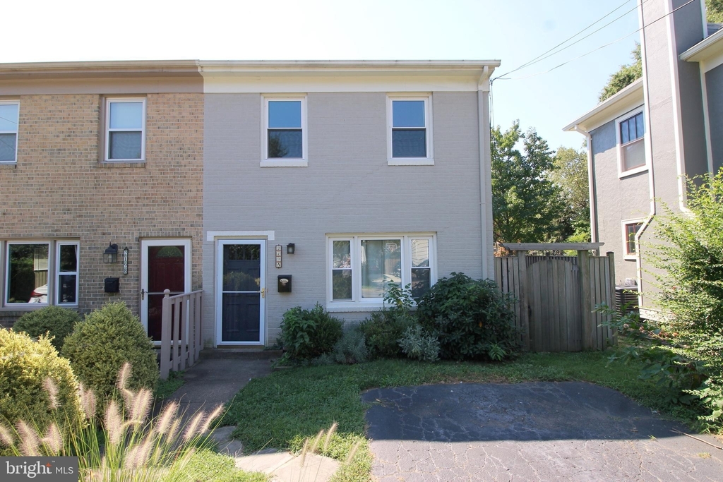 219 E Windsor Avenue - Photo 0