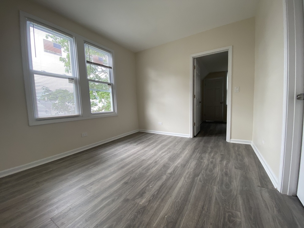 3657 W Oakdale Avenue - Photo 7