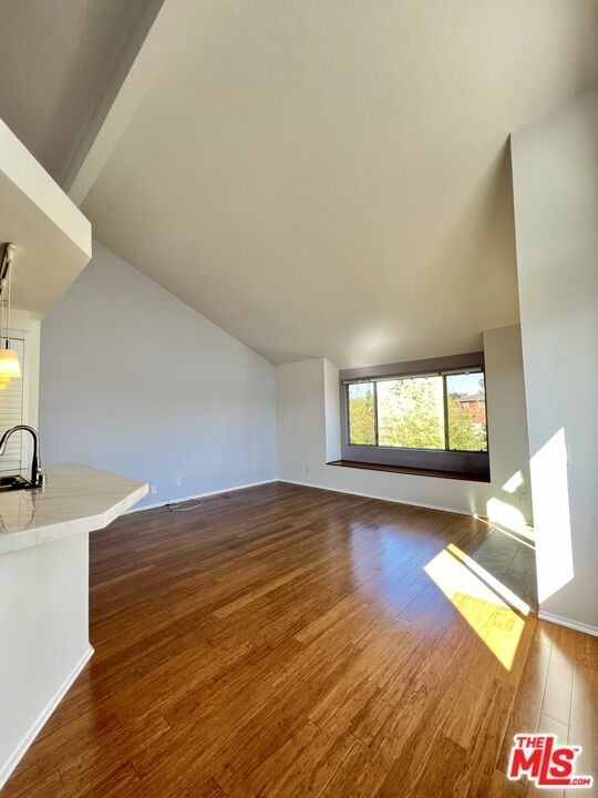 888 W Beach Ave - Photo 5