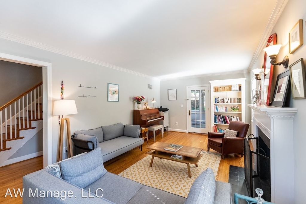 4427 45th St Nw - Photo 3