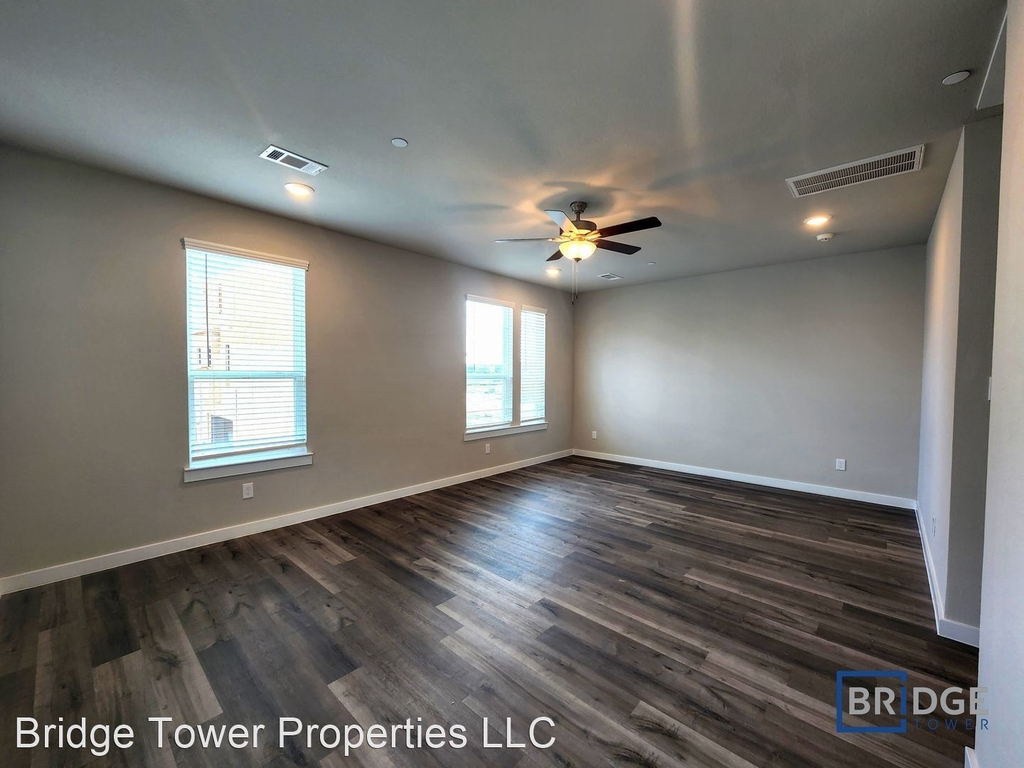 373 N Centro Circle - Photo 10