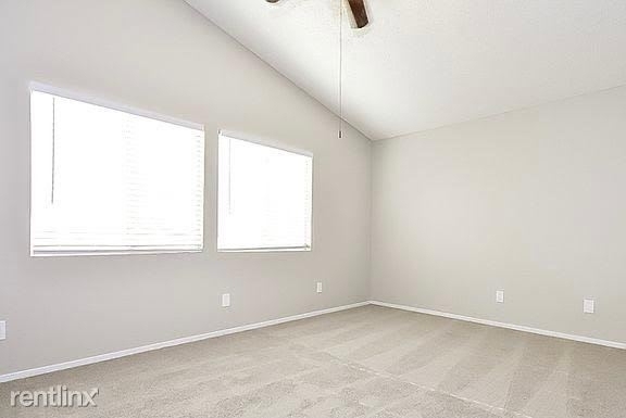 4013 Compress Rose Way - Photo 4