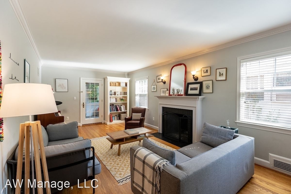 4427 45th St Nw - Photo 2