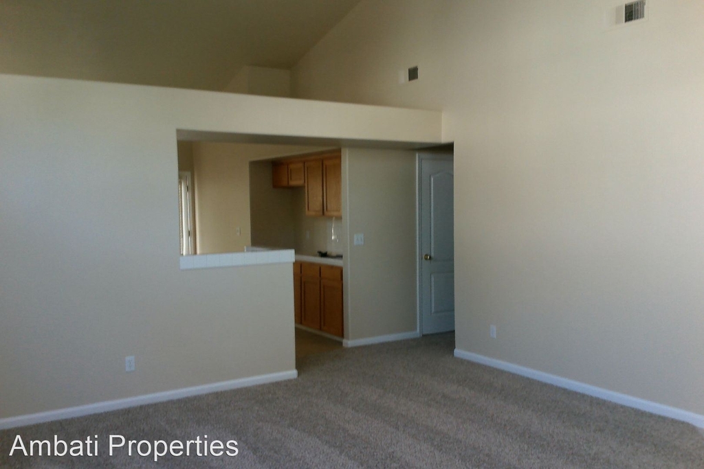 9842 N. Woodrow Ave - Photo 3