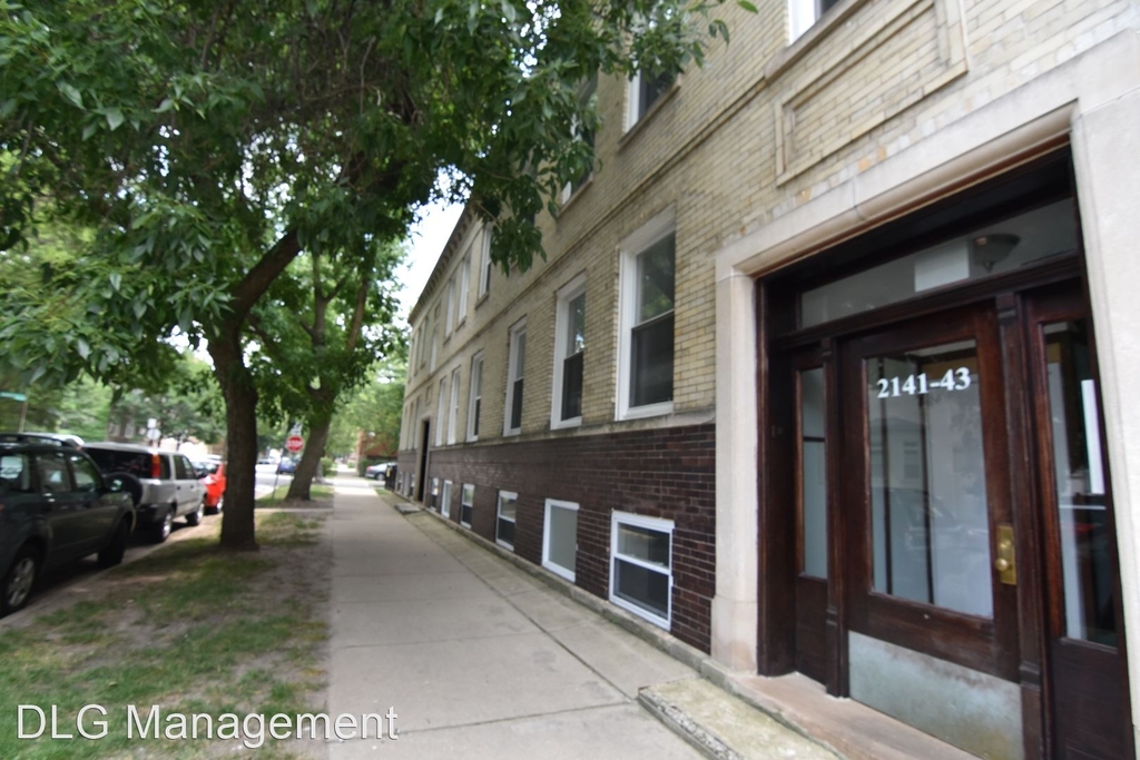 2135-2143 W. Ainslie - Photo 0