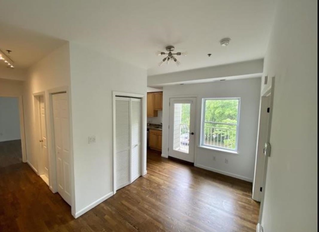 673 Bergen Ave - Photo 8