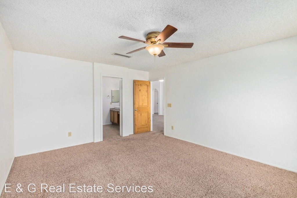 4502 E Briarwood Terrace - Photo 18