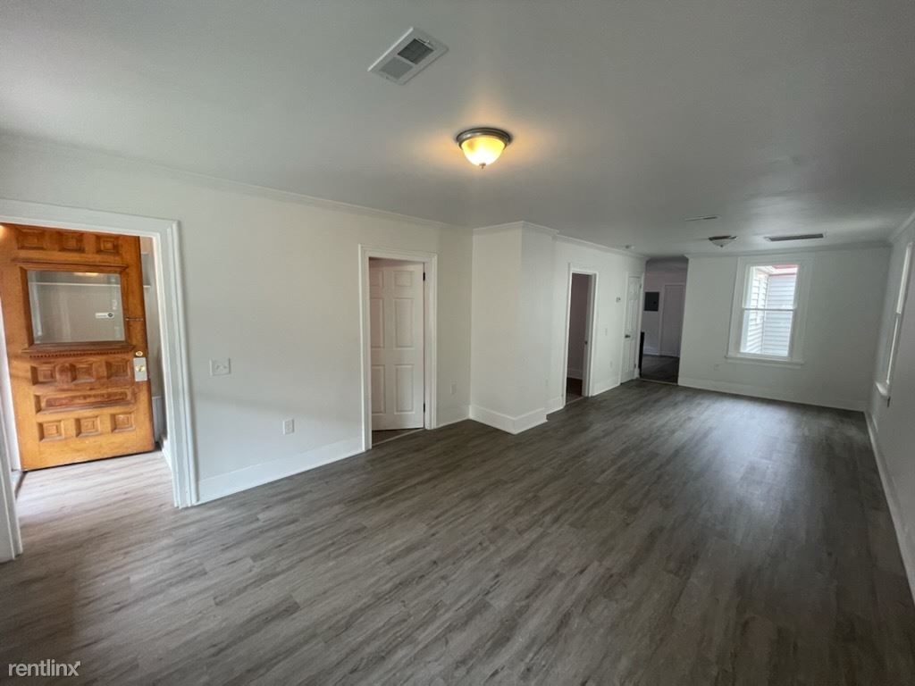 109 17th Street - Photo 1