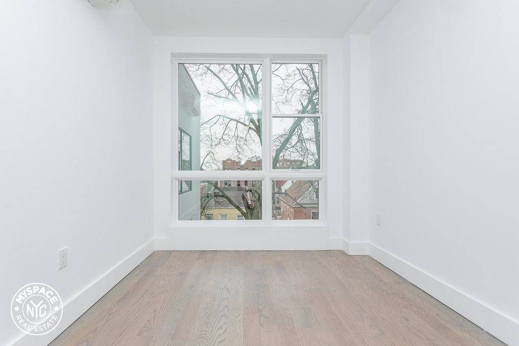 282 East 32nd Street - Photo 5