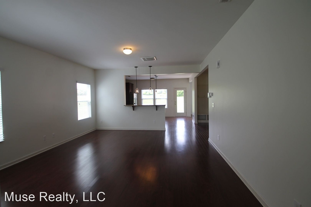 826 Summerlake Drive - Photo 2