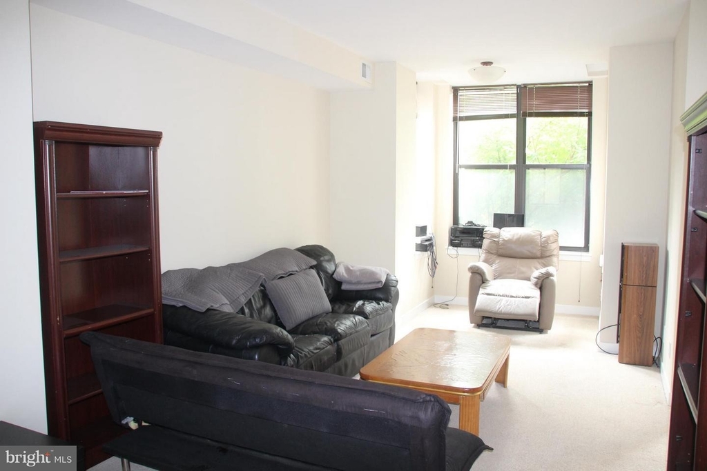 2307 Pennsylvania Ave Nw #104 - Photo 2