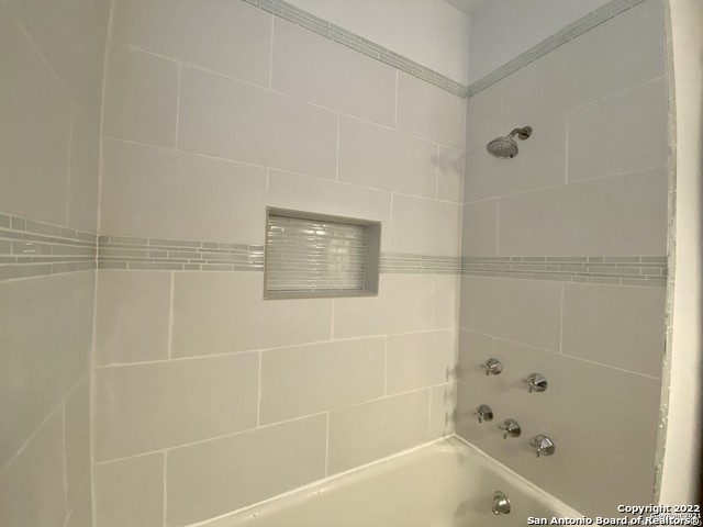 523 W Gramercy Pl - Photo 4