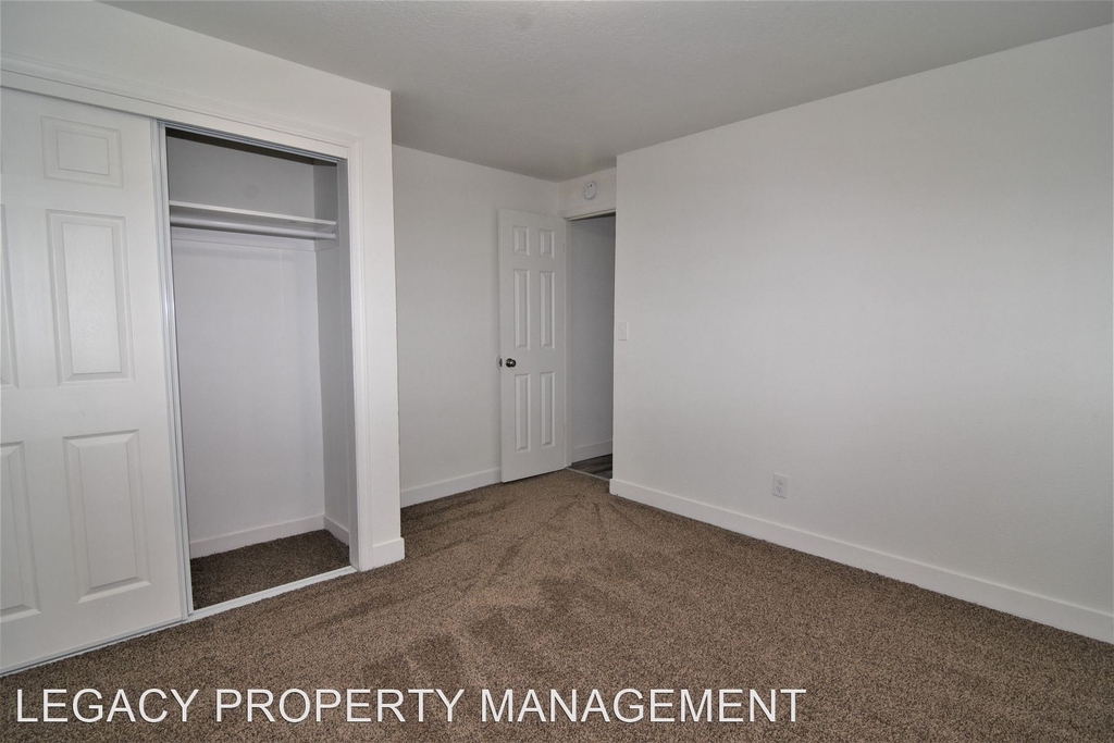 12430 Ne Glisan Street - Photo 10