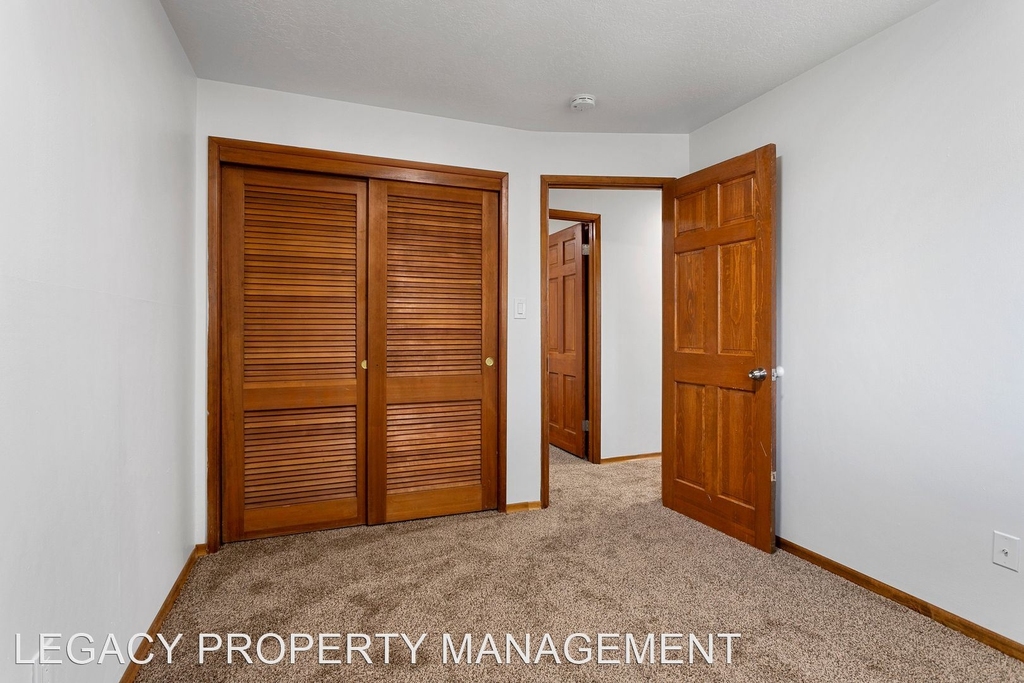 12240 Ne Siskiyou Street - Photo 14