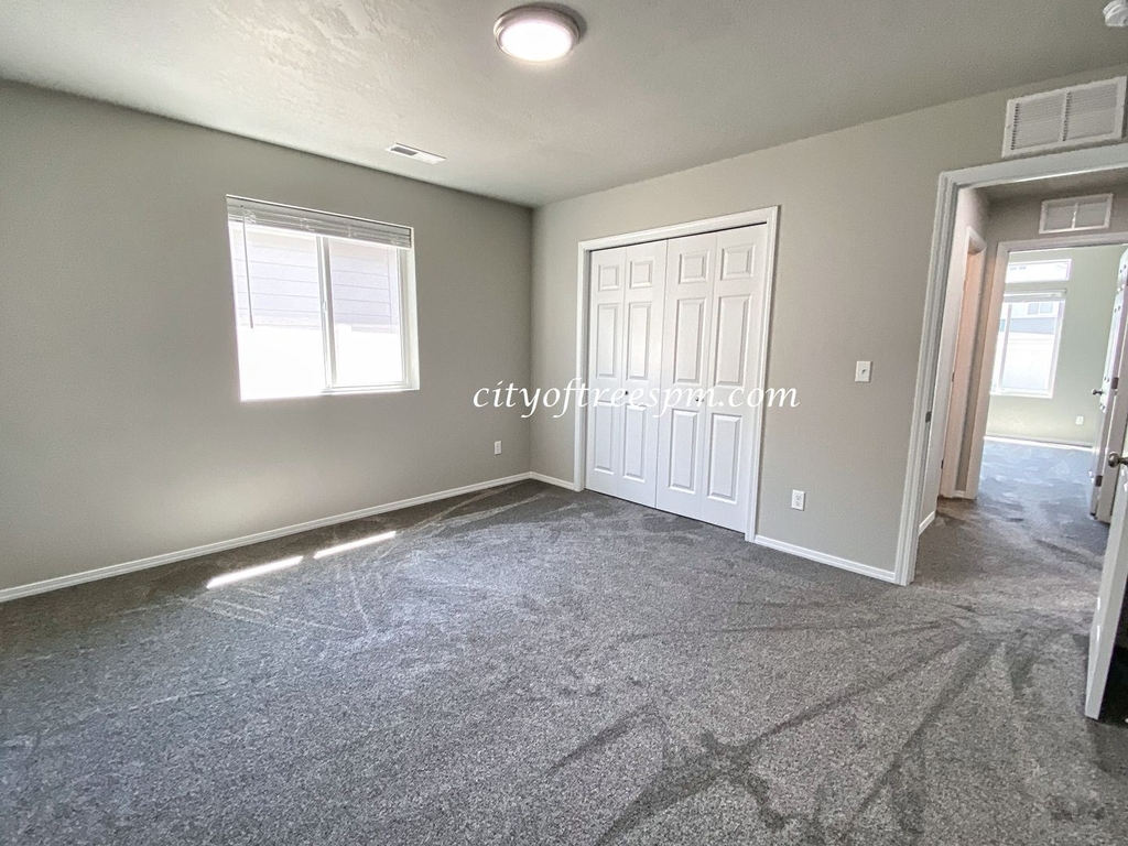 2742 W Balboa Dr. - Photo 16