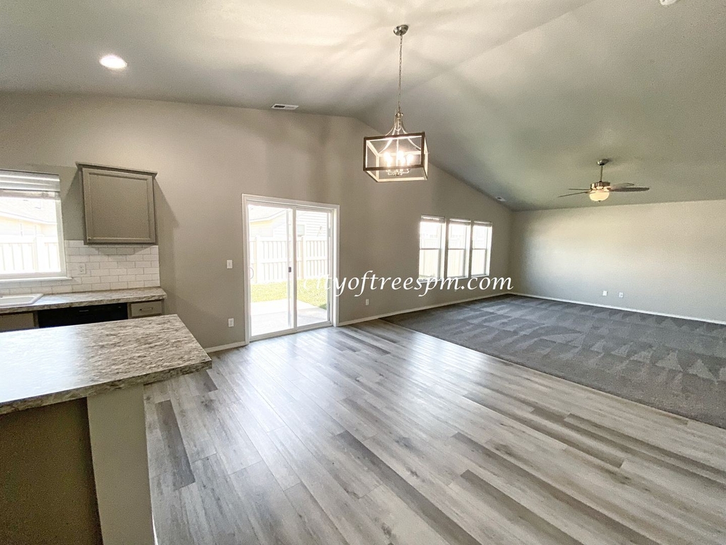 2742 W Balboa Dr. - Photo 6