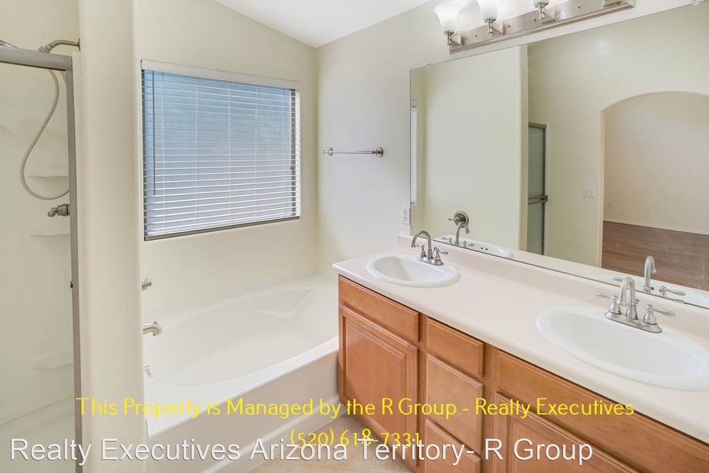 11765 W. Fordson Dr. - Photo 13