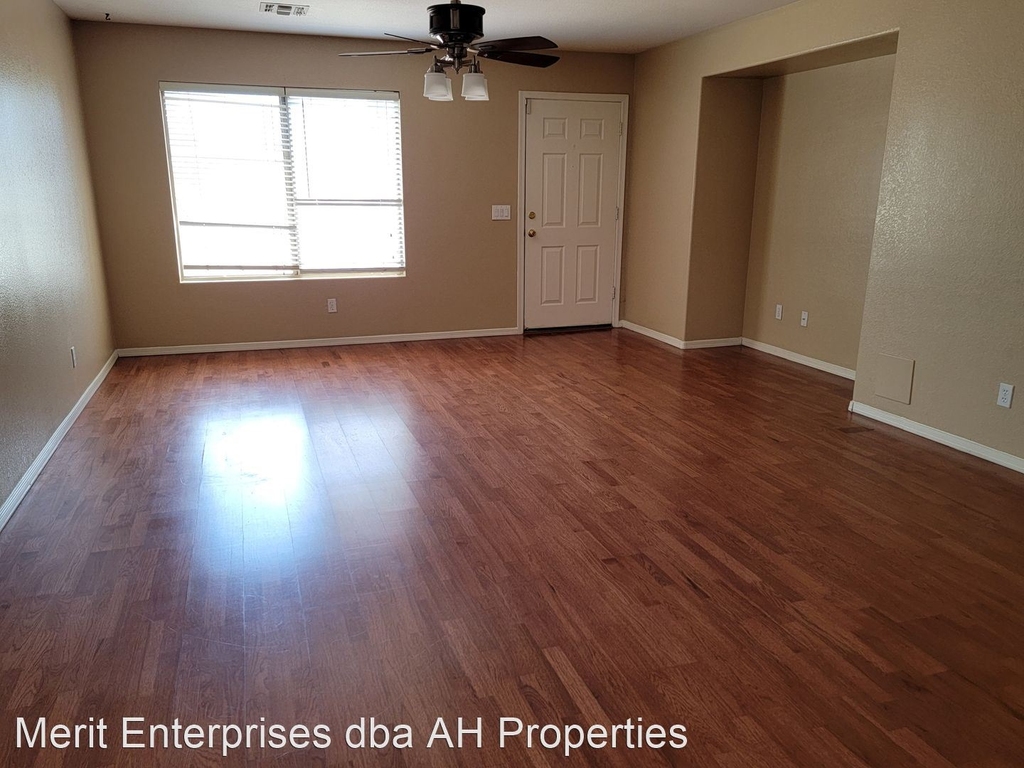 8602 W Caron Dr - Photo 2