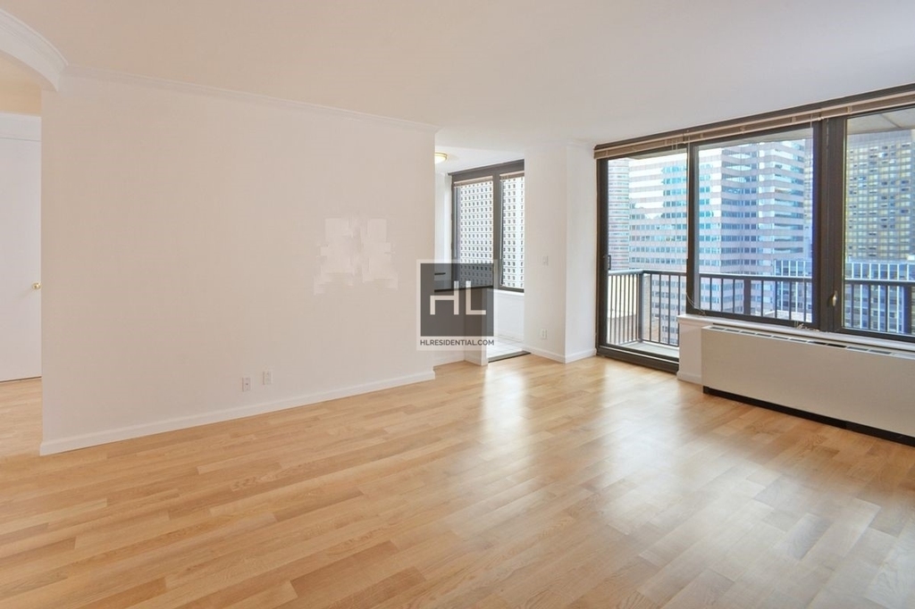 East 58 Street - Photo 3