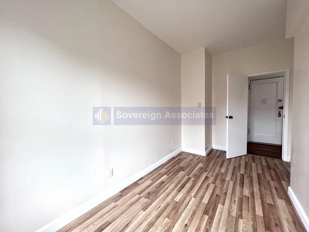 2-16 Magaw Place - Photo 10