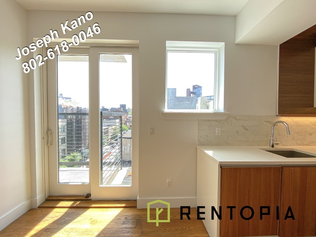 810 Flushing Avenue - Photo 4