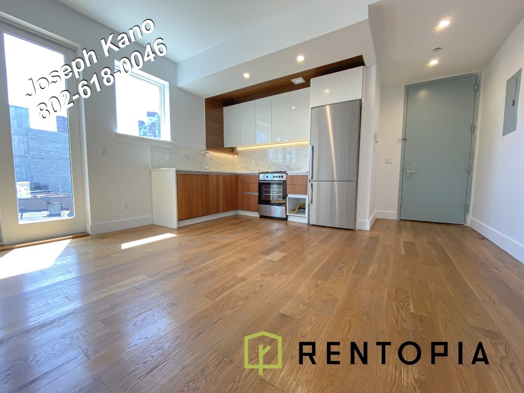 810 Flushing Avenue - Photo 2