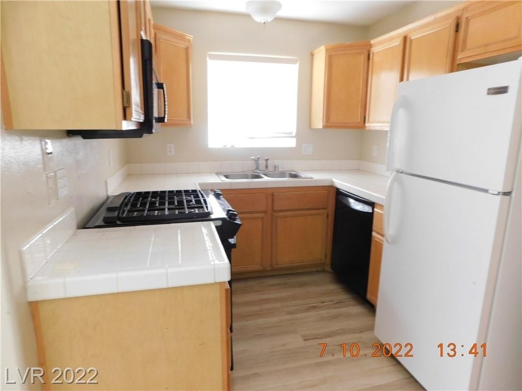 5720 Ness Avenue - Photo 11