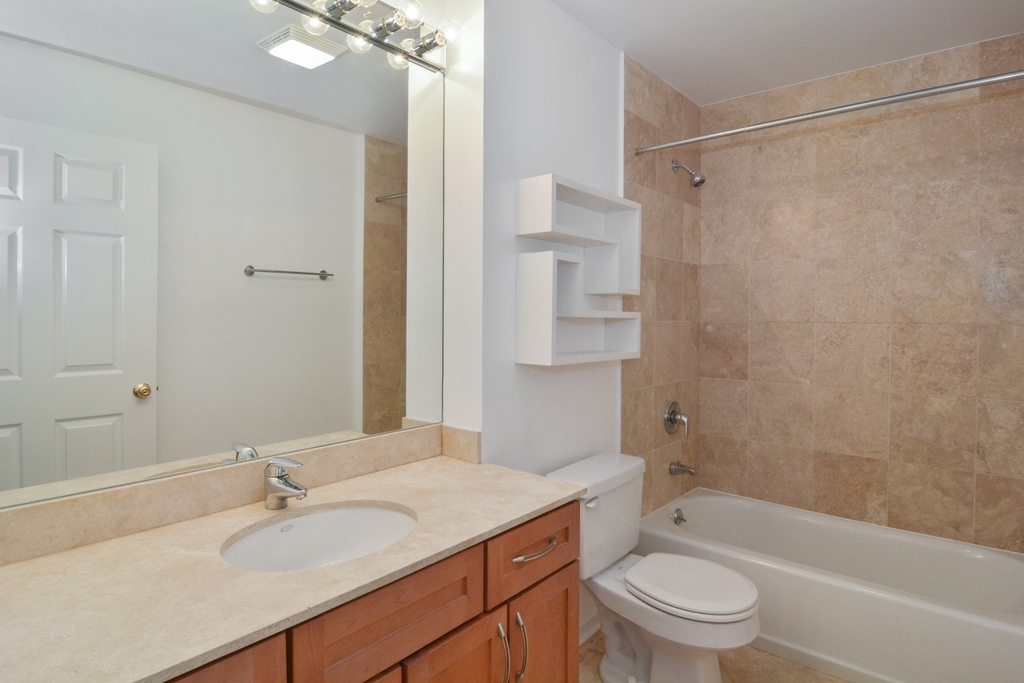 815 N Marshfield Avenue - Photo 8