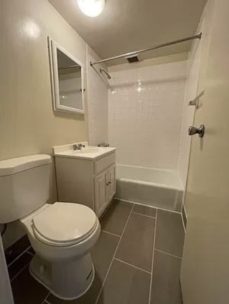 329 East 63rd Street - Photo 6