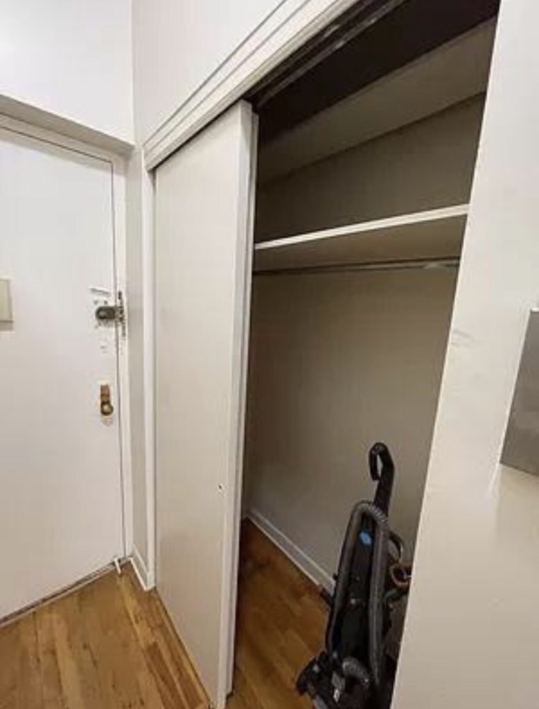 329 East 63rd Street - Photo 3