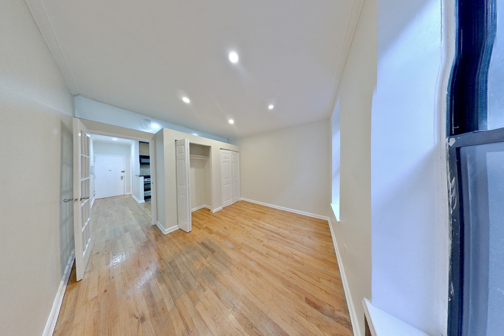 104 Suffolk Street - Photo 4