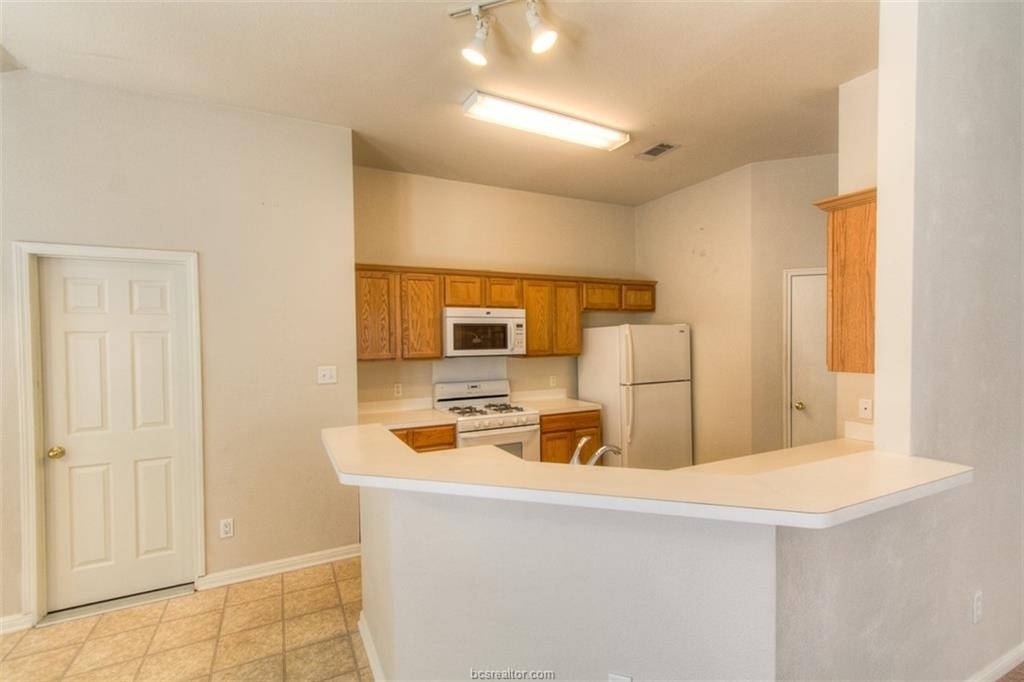 3810 Springfield Drive - Photo 4