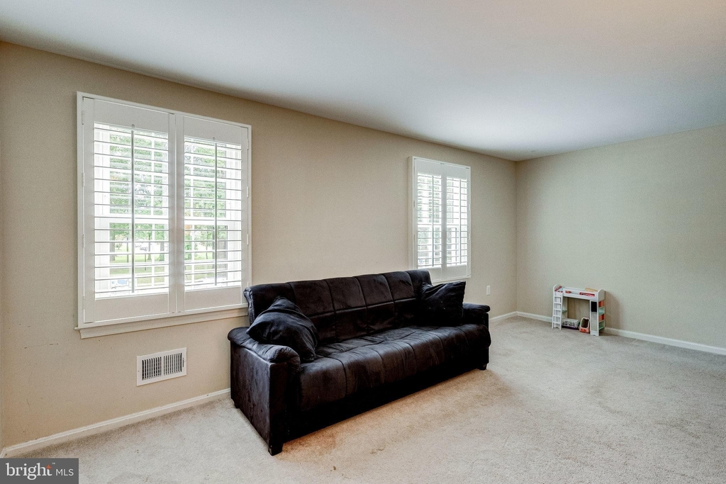 7903 Central Park Circle - Photo 29