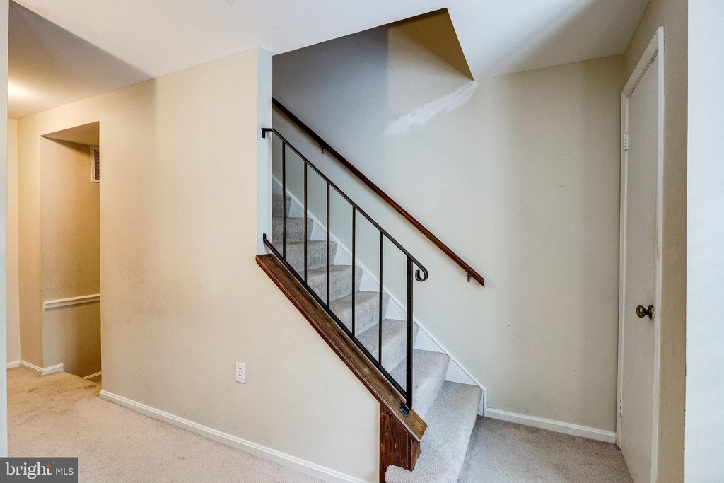 7903 Central Park Circle - Photo 32