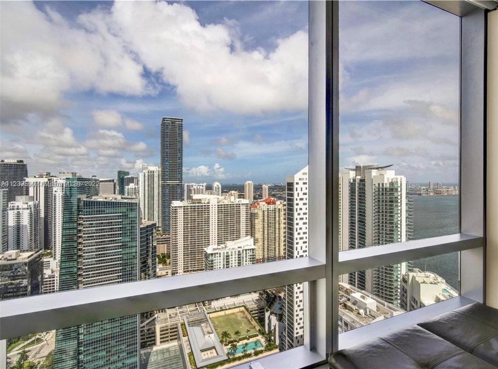 1425 Brickell Ave - Photo 1