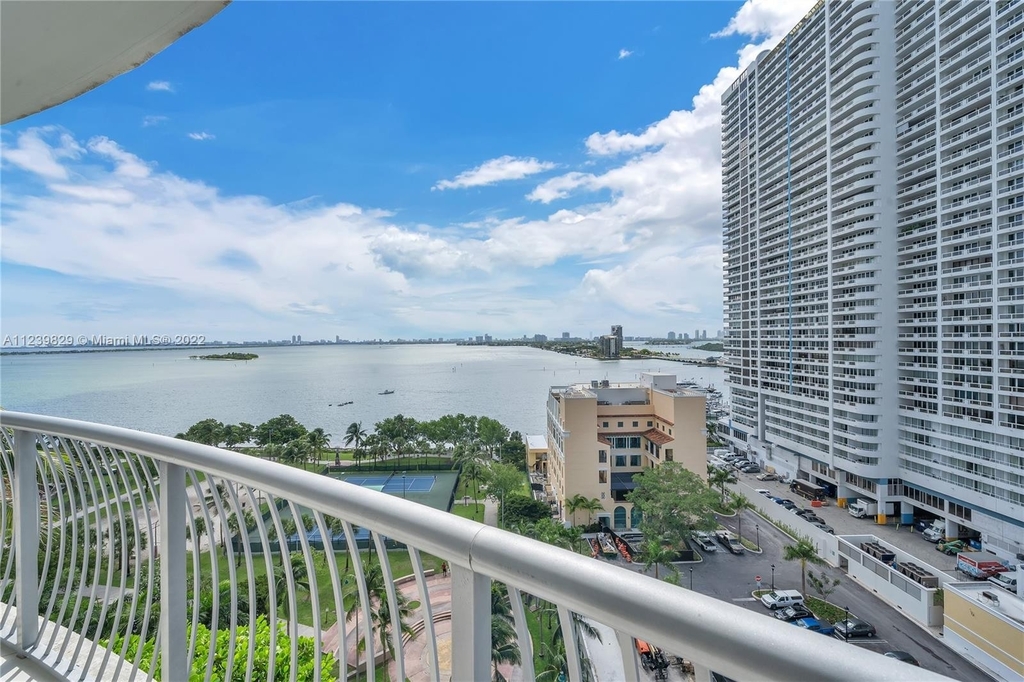 1750 N Bayshore Dr - Photo 1