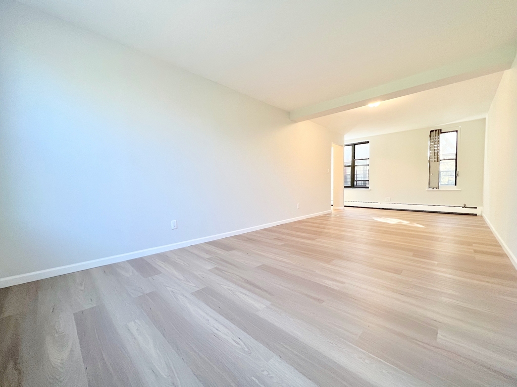 152 Parkside Avenue - Photo 1