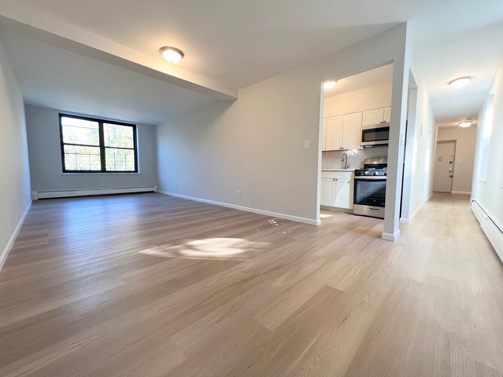 152 Parkside Avenue - Photo 0