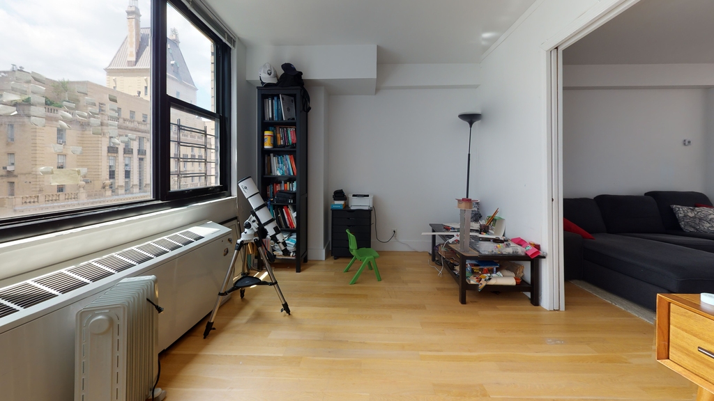 315 West 57th Street - Photo 6