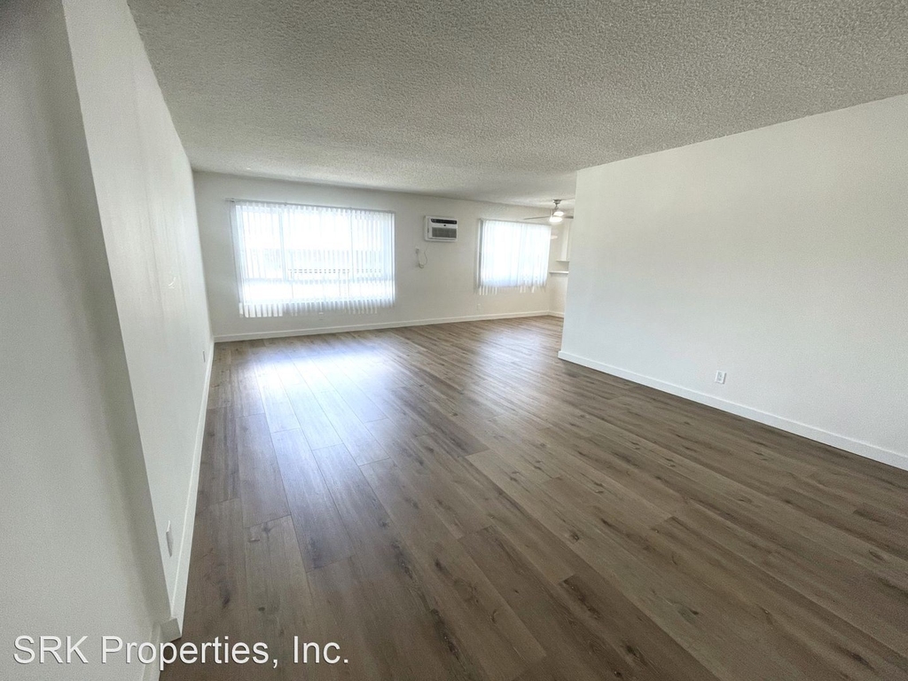 10914 Rose Avenue - Photo 13