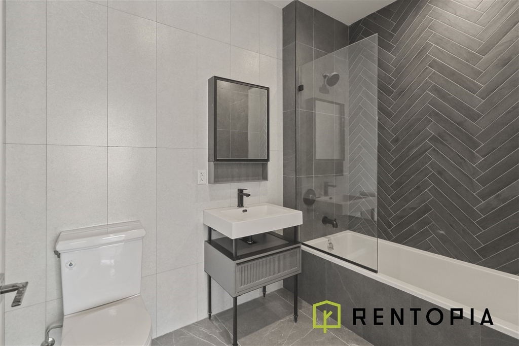 426 Manhattan Avenue - Photo 10