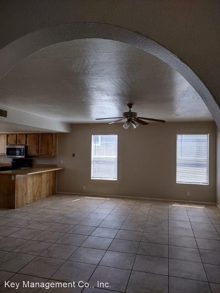 7120 W. Sunnyslope Ln. - Photo 2